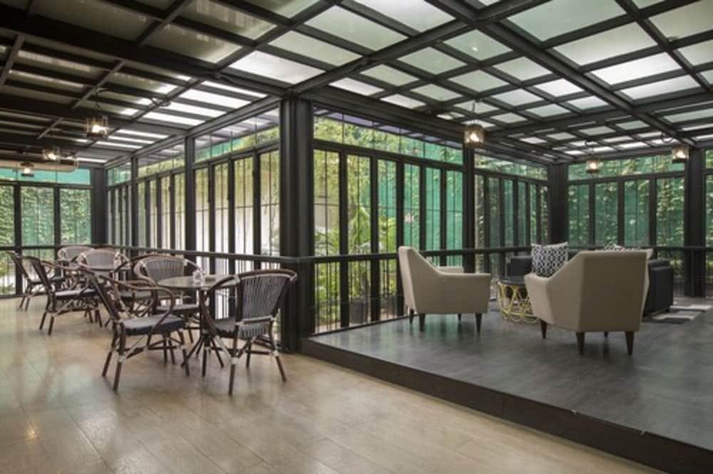 Hotel Grandhika Iskandarsyah Τζακάρτα Εξωτερικό φωτογραφία